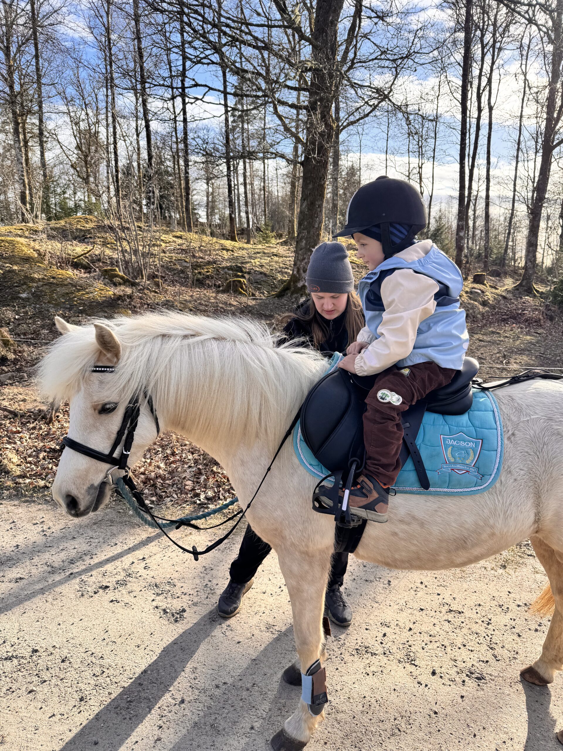 Ponny ridning i Parken 4 juli 12.00 – 13.00